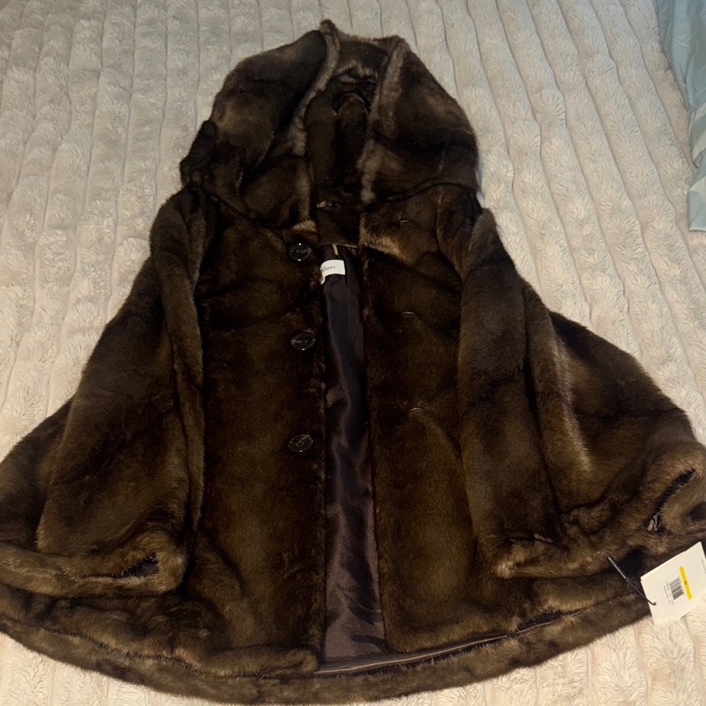 Calvin Klein Luxurious Brown Faux Fur Cape